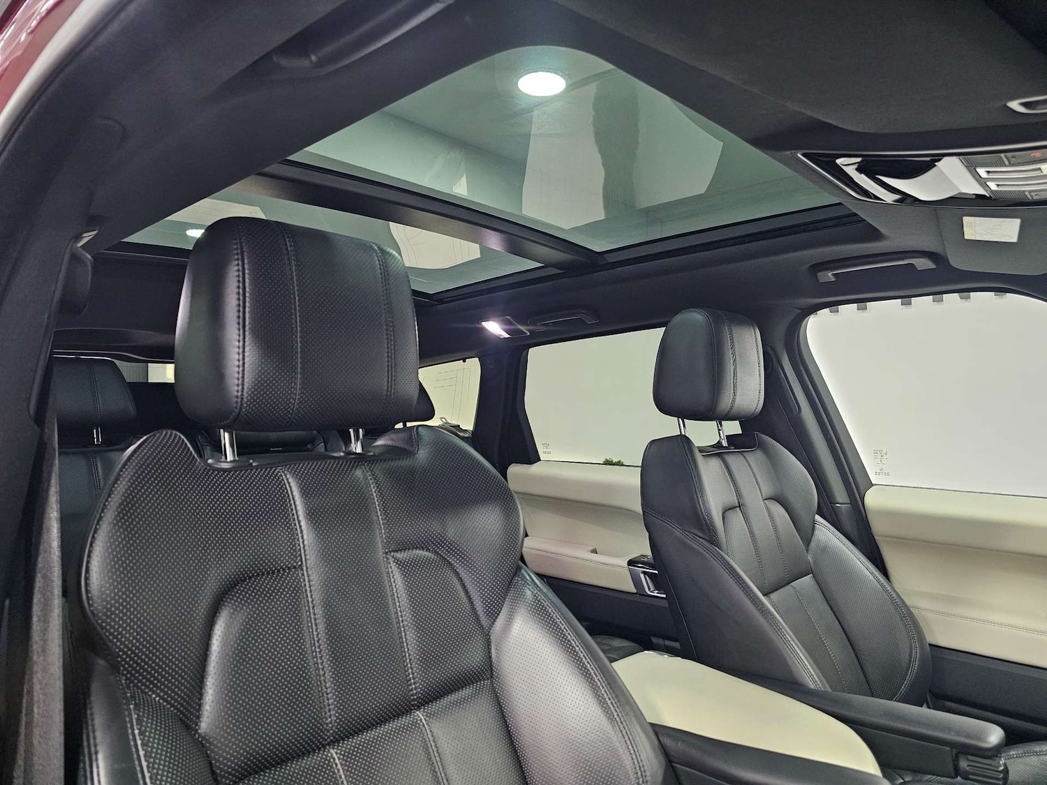 Used Land Rover Range Rover Sport 2018 for sale - 76972385: Photo 2