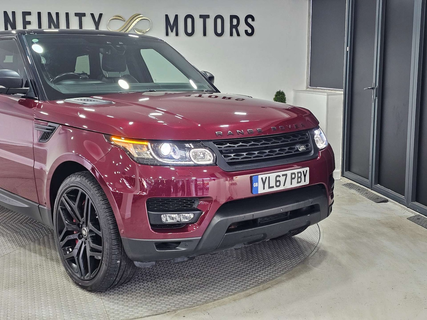 Used Land Rover Range Rover Sport 2018 for sale - 76972385: Photo 4