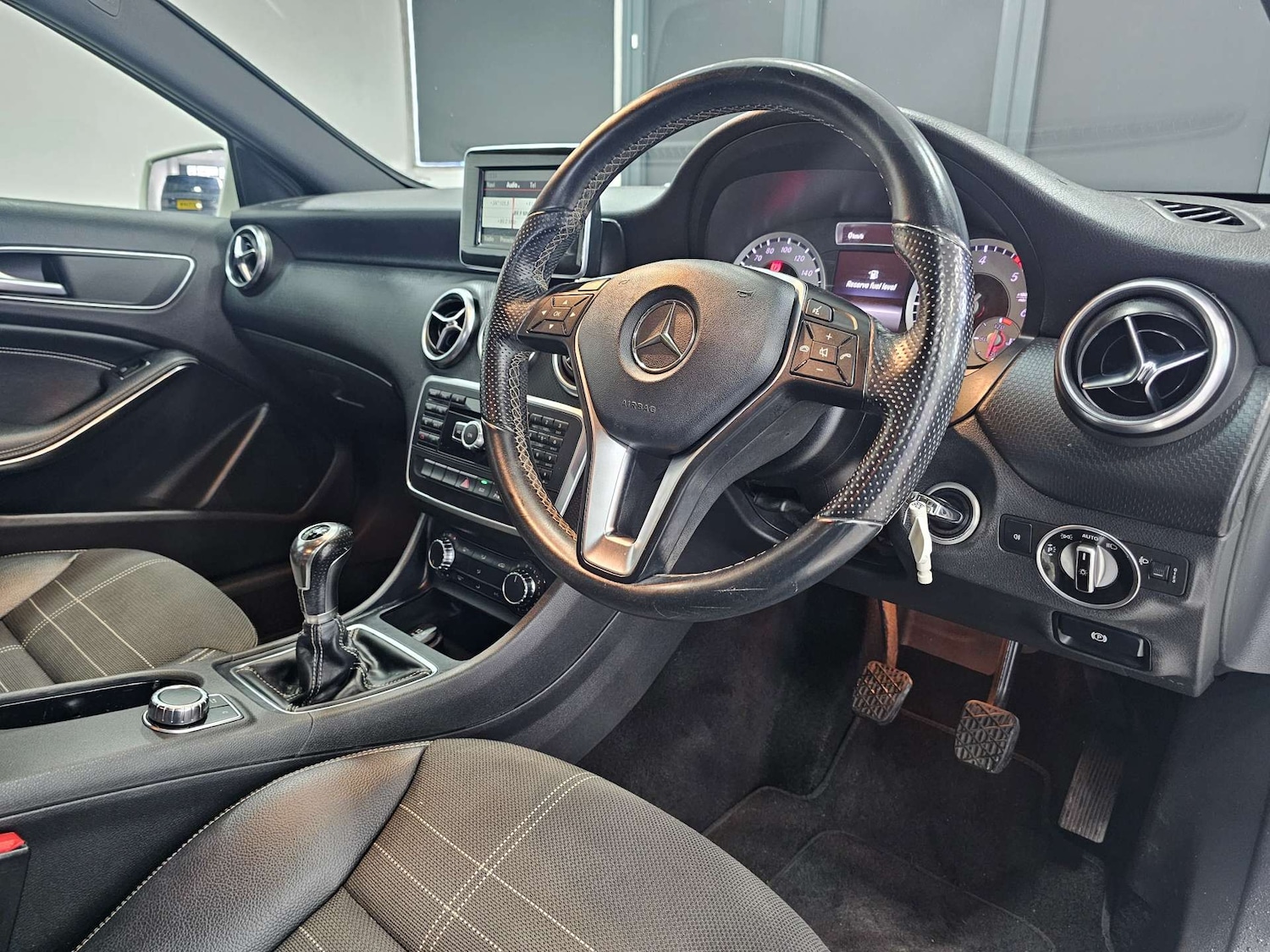 Used Mercedes-Benz A-Class 2013 for sale - 76972432: Photo 3