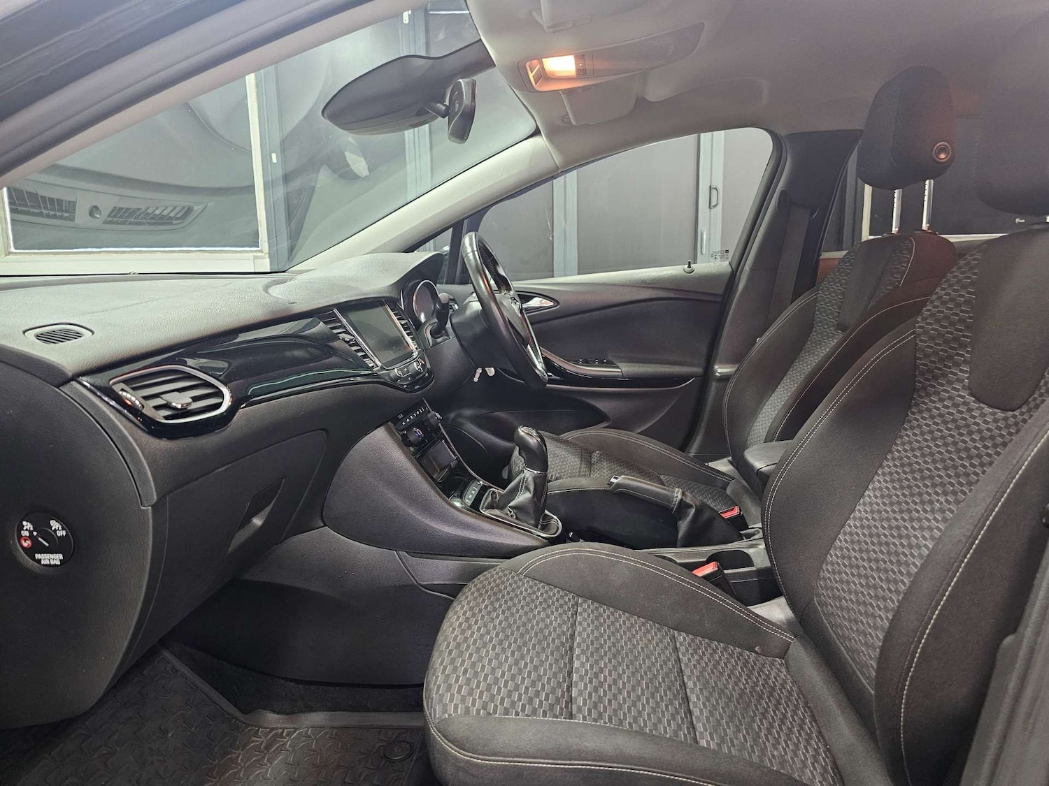 Used Vauxhall Astra 2018 for sale - 76972443: Photo 48