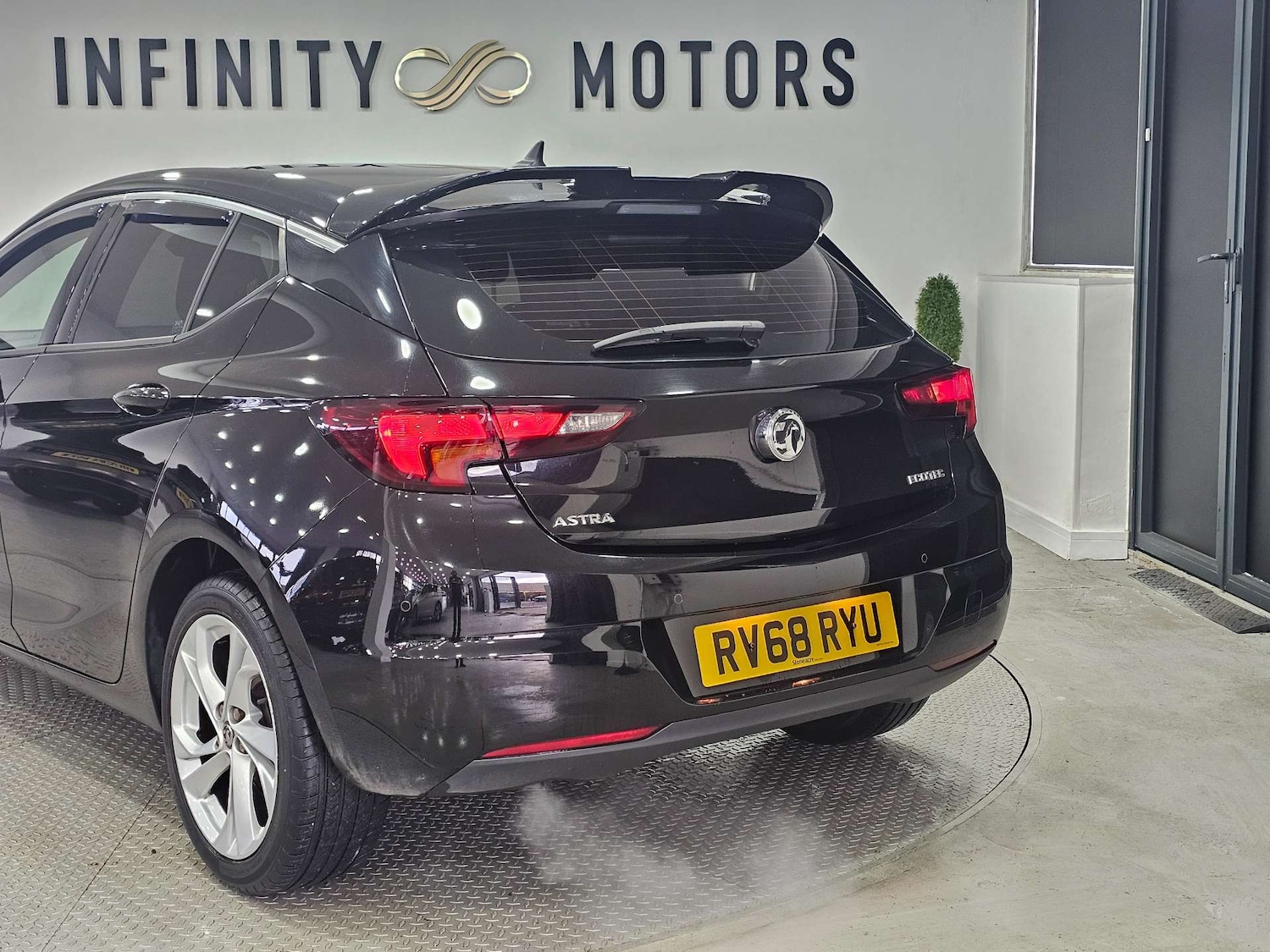 Used Vauxhall Astra 2018 for sale - 76972443: Photo 51