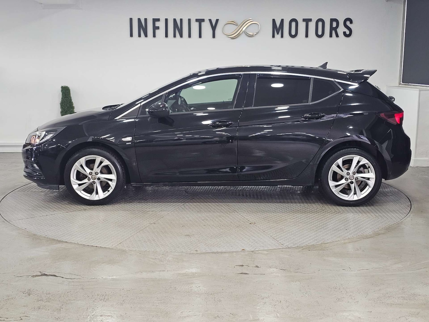 Used Vauxhall Astra 2018 for sale - 76972443: Photo 53