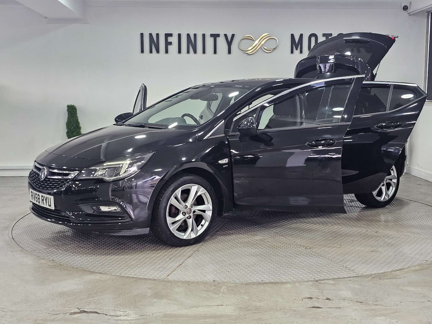 Used Vauxhall Astra 2018 for sale - 76972443: Photo 59