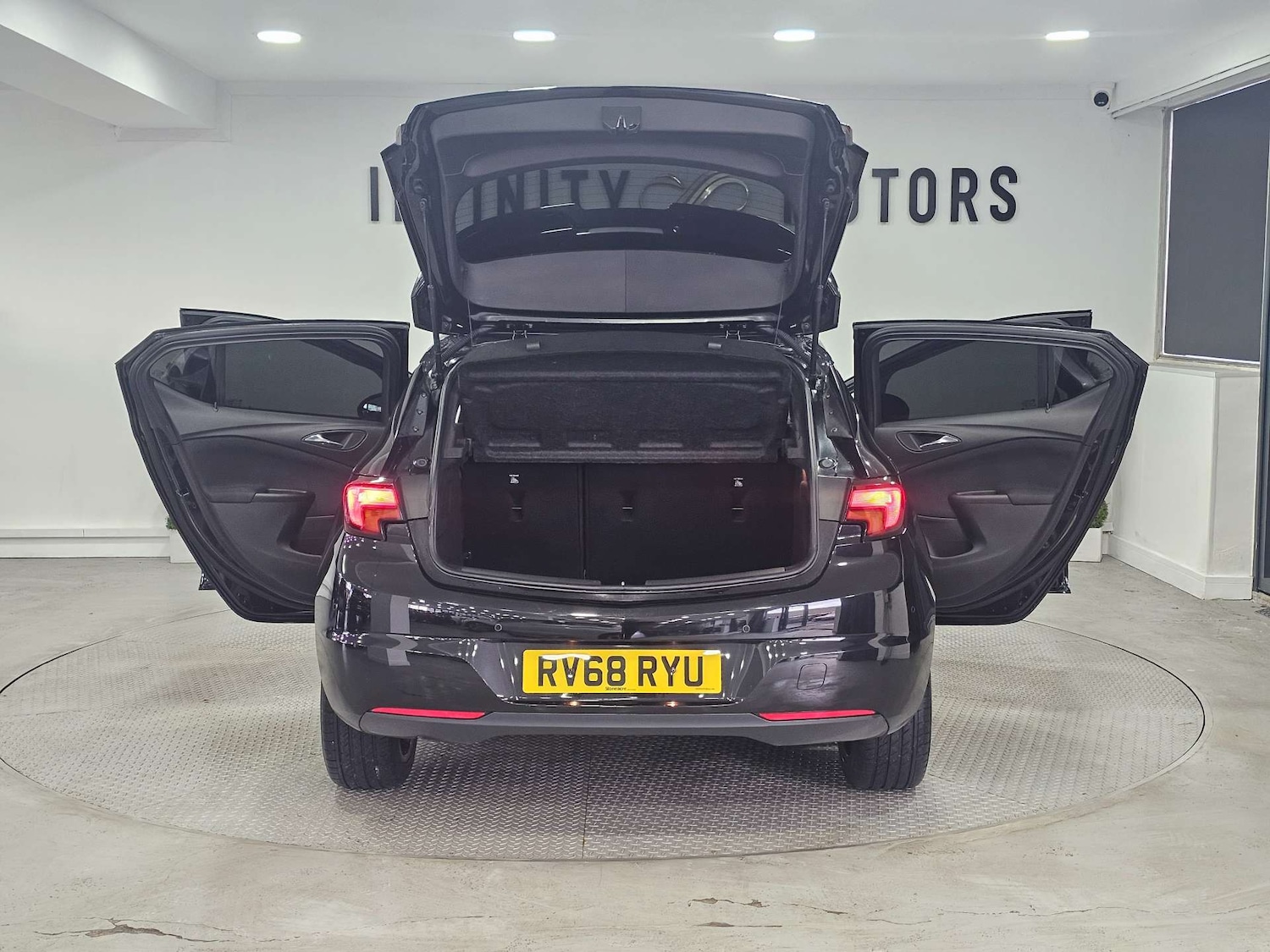 Used Vauxhall Astra 2018 for sale - 76972443: Photo 63