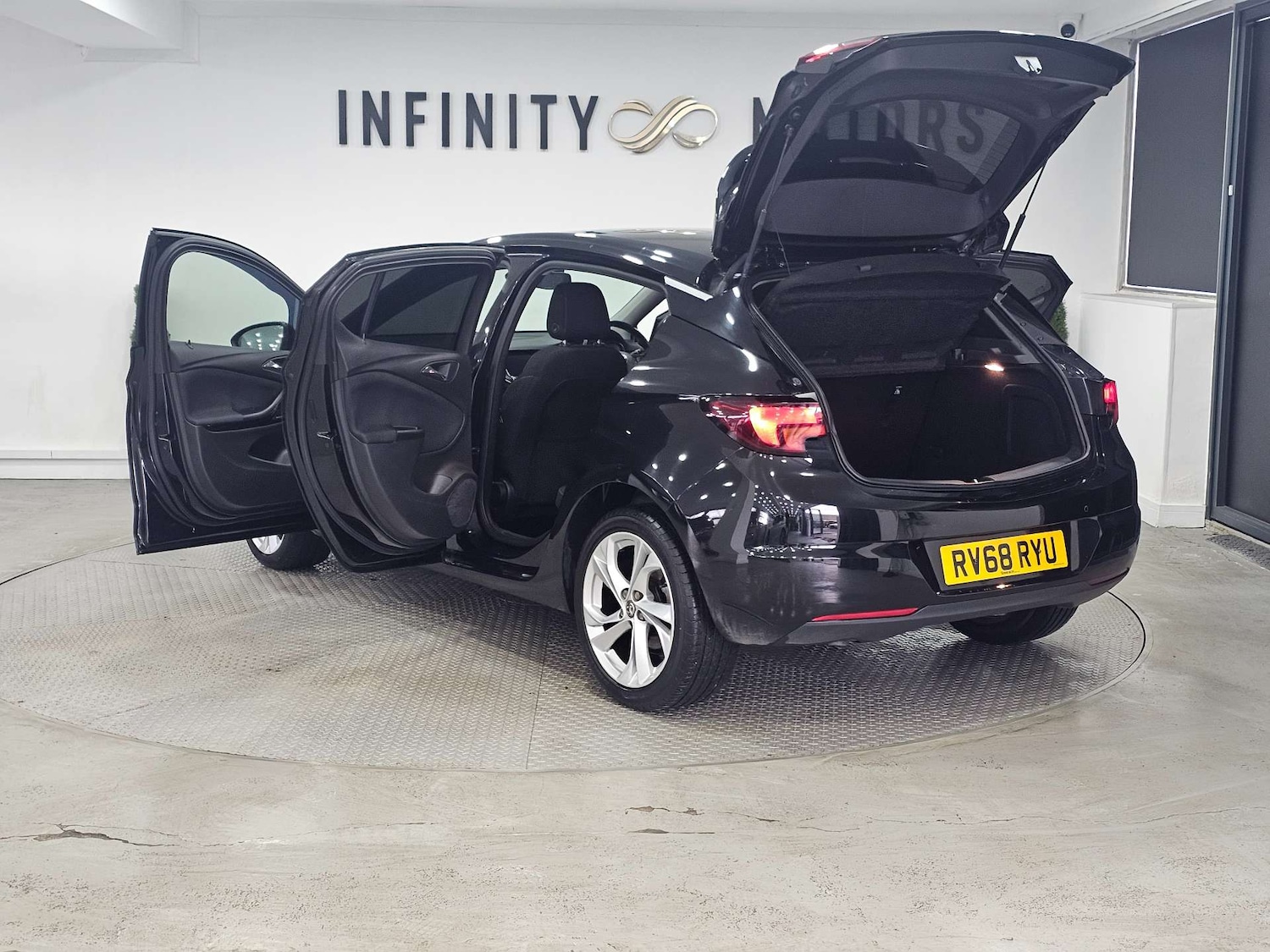 Used Vauxhall Astra 2018 for sale - 76972443: Photo 64