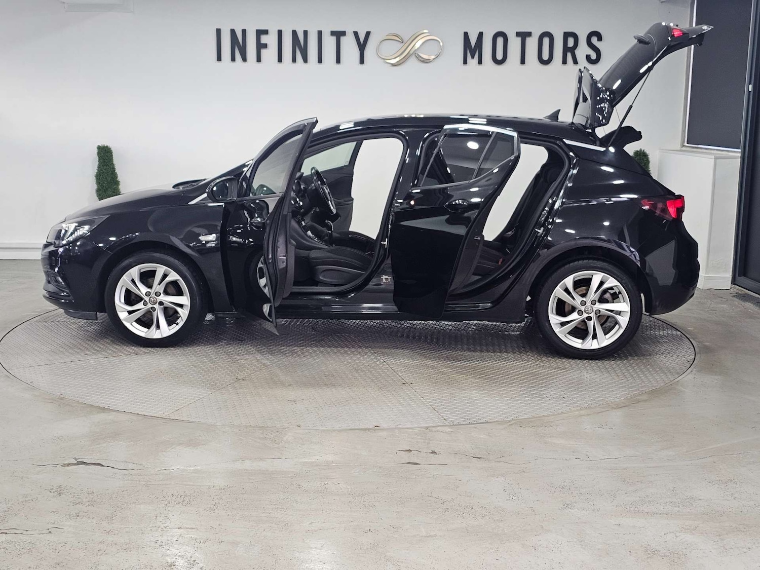 Used Vauxhall Astra 2018 for sale - 76972443: Photo 65