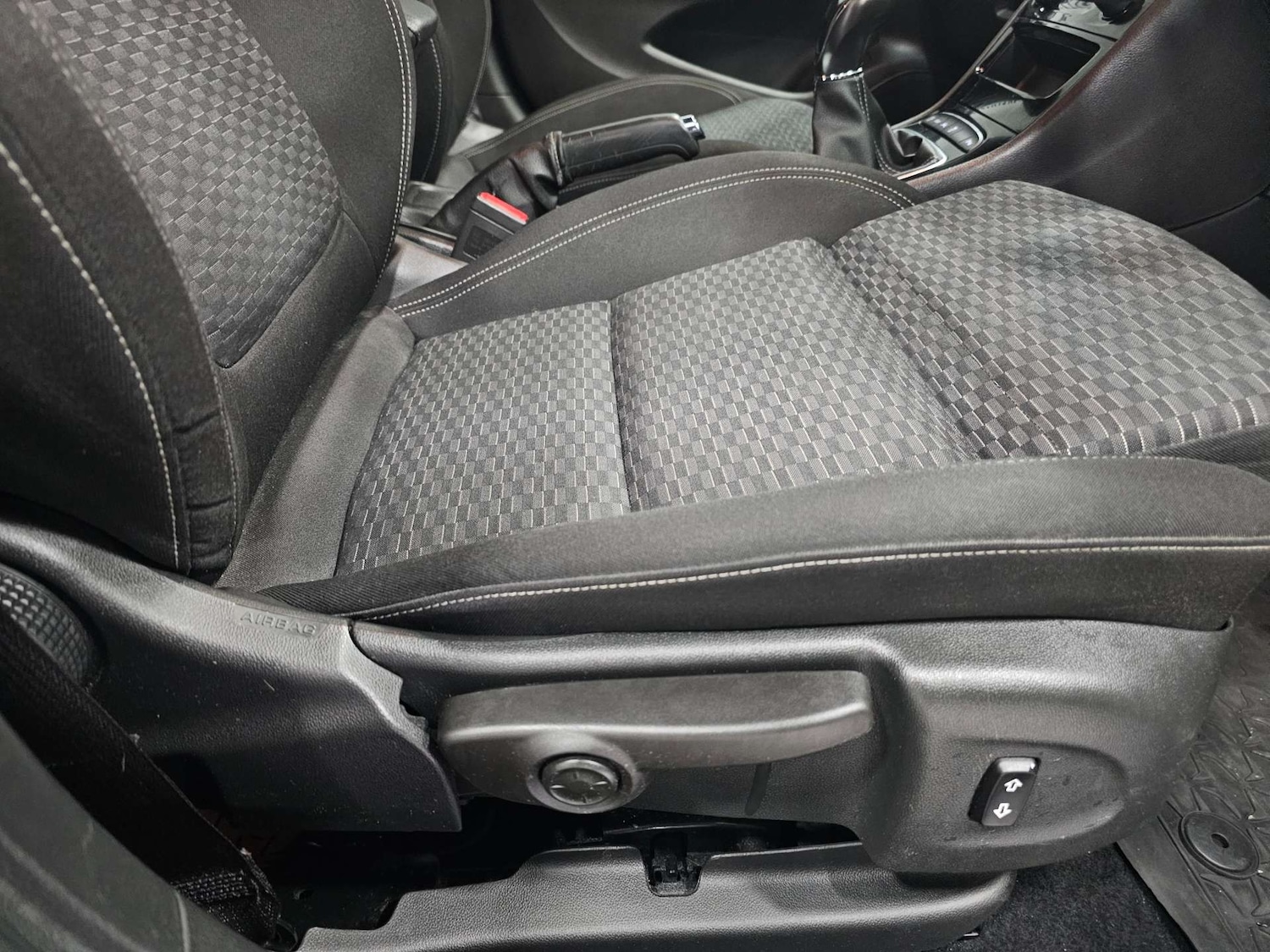 Used Vauxhall Astra 2018 for sale - 76972443: Photo 66