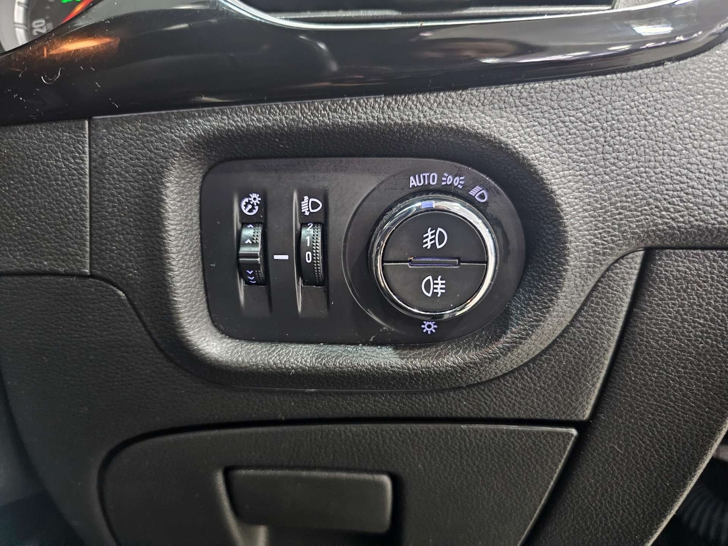 Used Vauxhall Astra 2018 for sale - 76972443: Photo 70