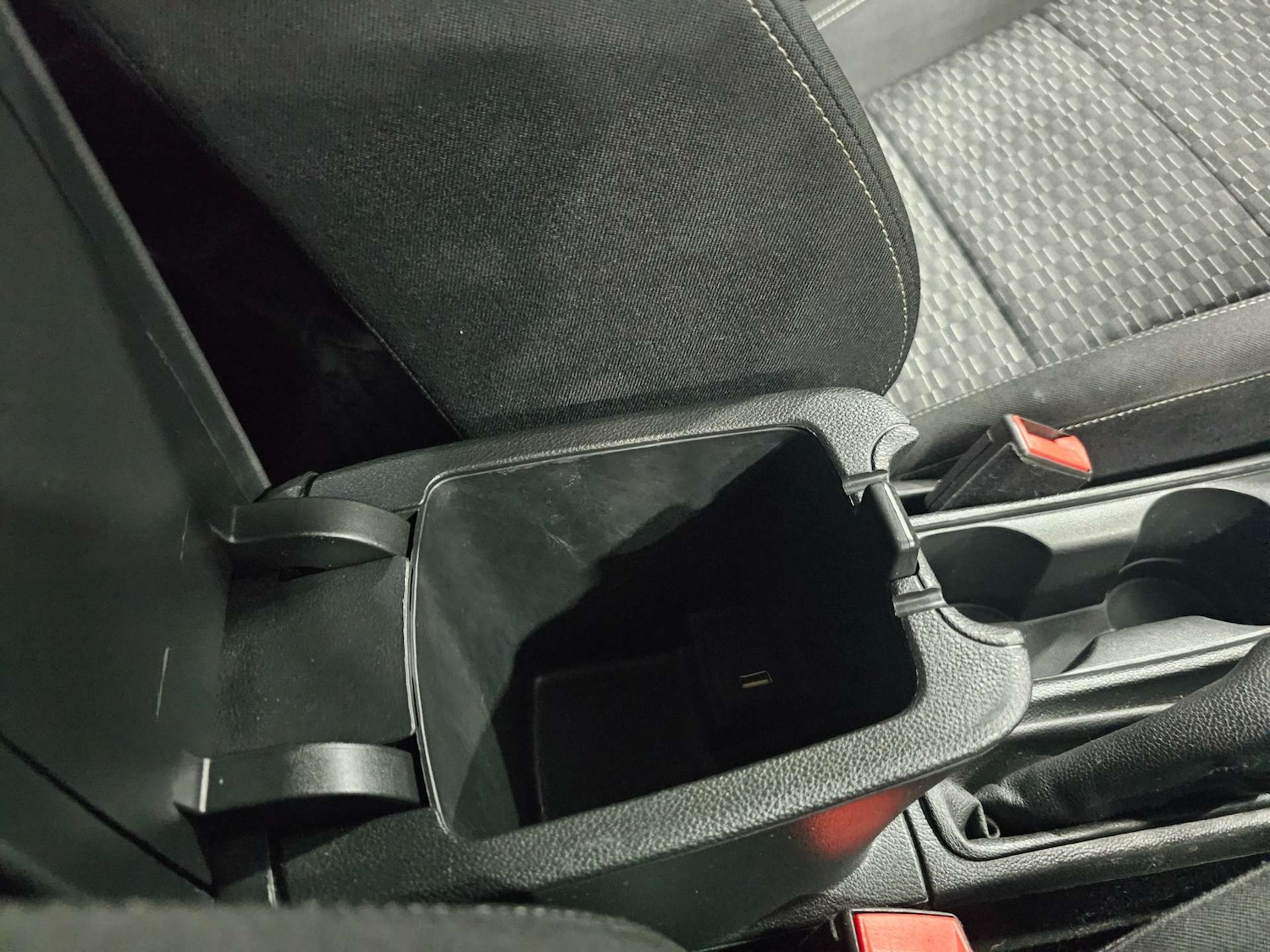 Used Vauxhall Astra 2018 for sale - 76972443: Photo 73