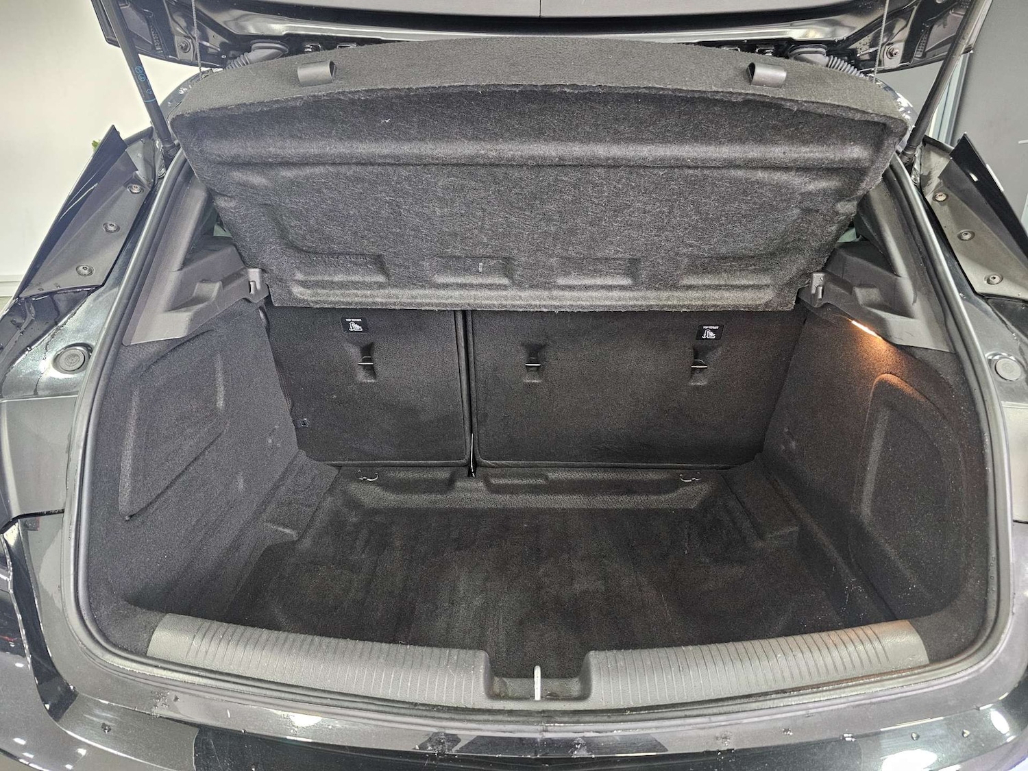 Used Vauxhall Astra 2018 for sale - 76972443: Photo 80