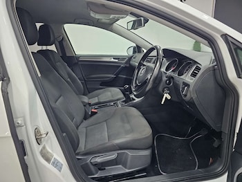 Used Volkswagen Golf 2016 for sale - 76972377: Photo