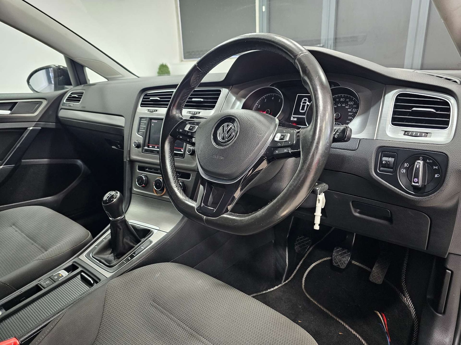 Used Volkswagen Golf 2016 for sale - 76972377: Photo 3