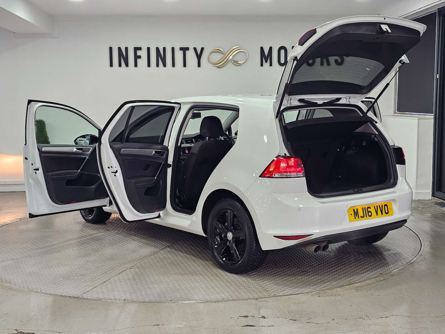 Used Volkswagen Golf 2016 for sale - 76972377: Photo 47