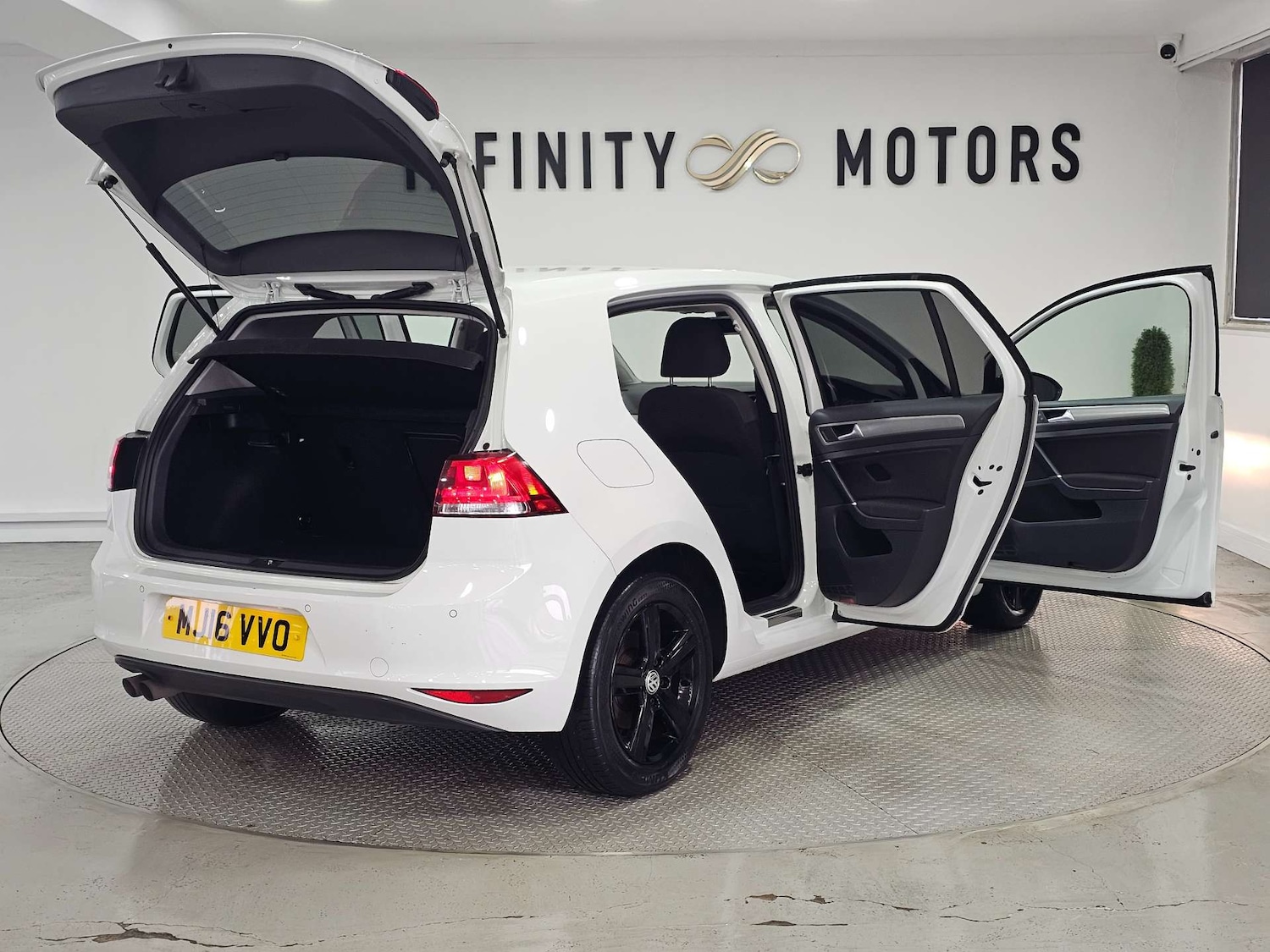 Used Volkswagen Golf 2016 for sale - 76972377: Photo 48