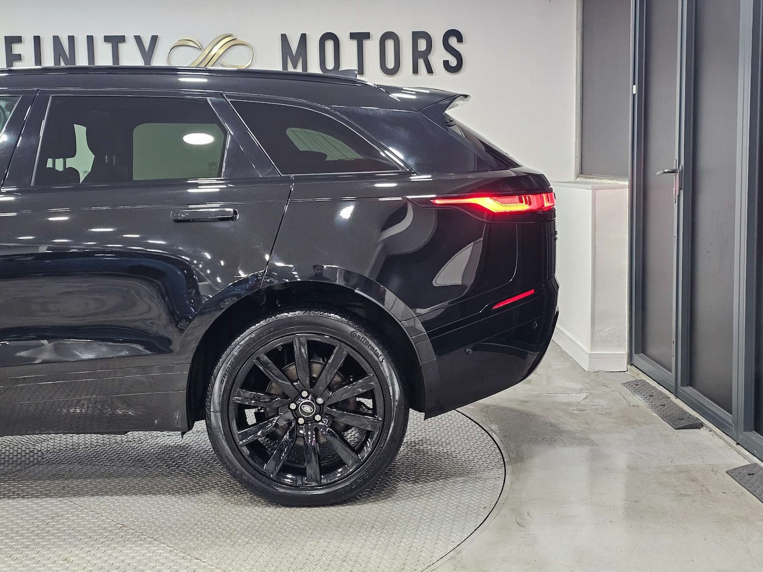 Used Land Rover Range Rover Velar 2019 for sale - 76972375: Photo 11
