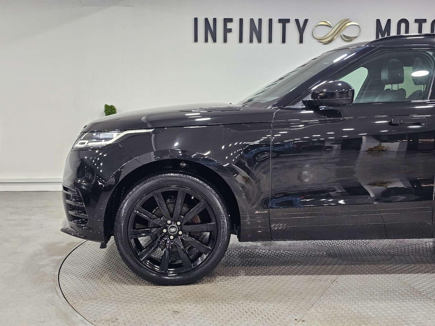Used Land Rover Range Rover Velar 2019 for sale - 76972375: Photo 14