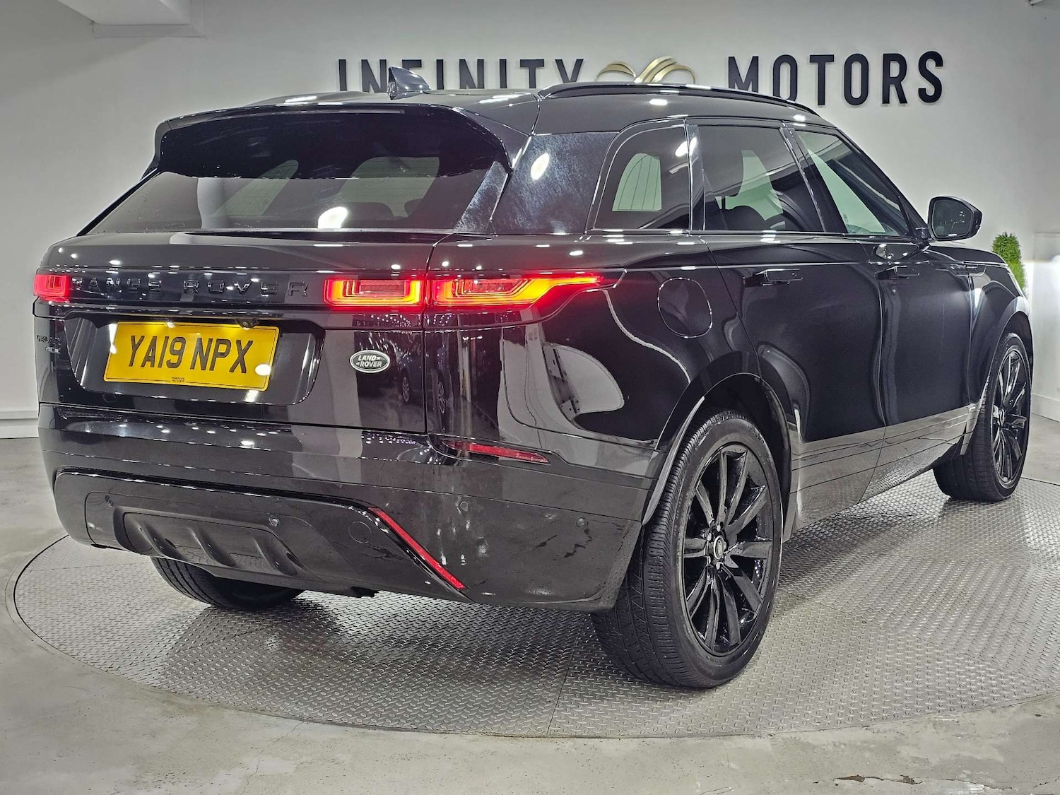 Used Land Rover Range Rover Velar 2019 for sale - 76972375: Photo 25