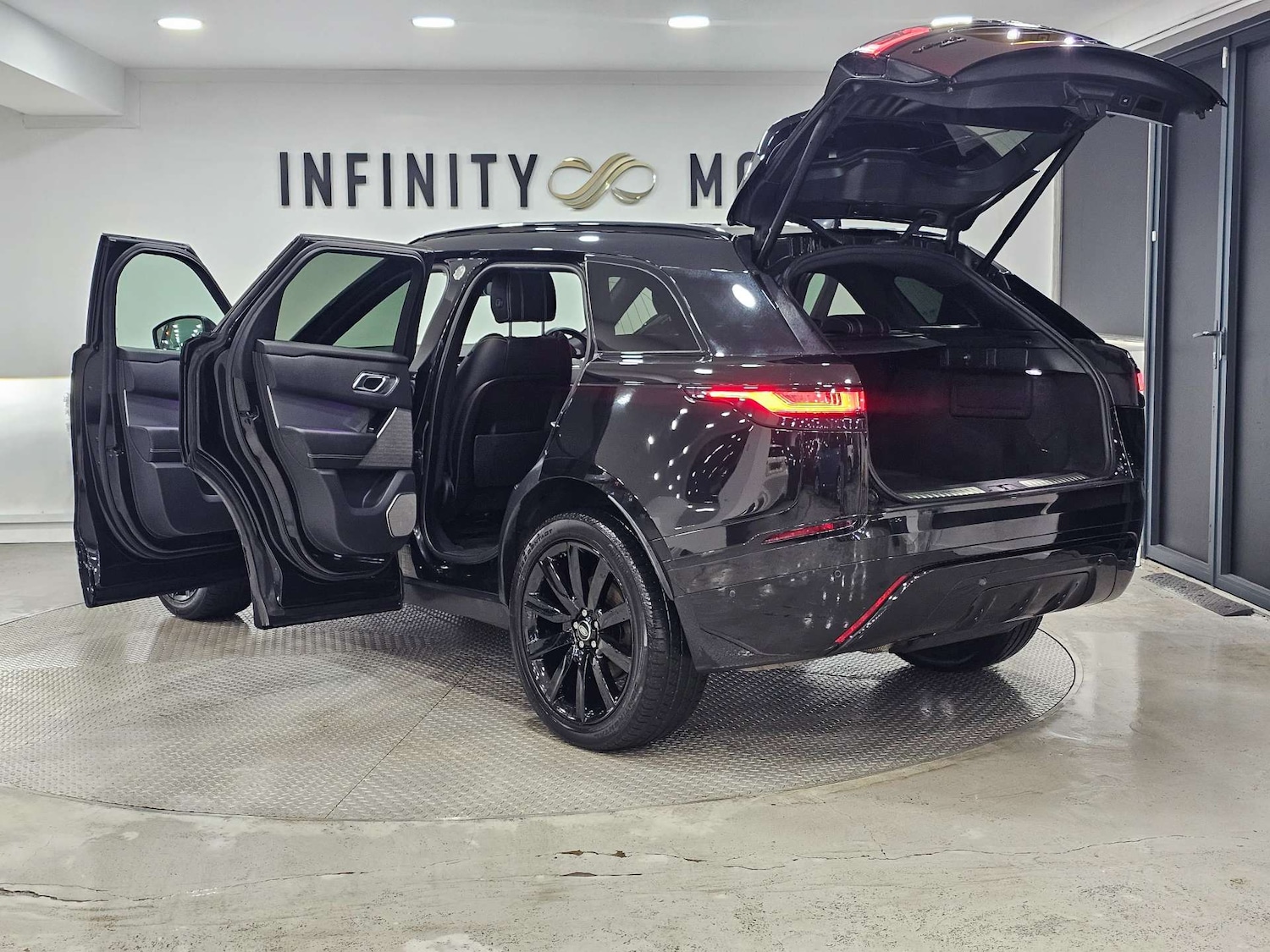 Used Land Rover Range Rover Velar 2019 for sale - 76972375: Photo 32