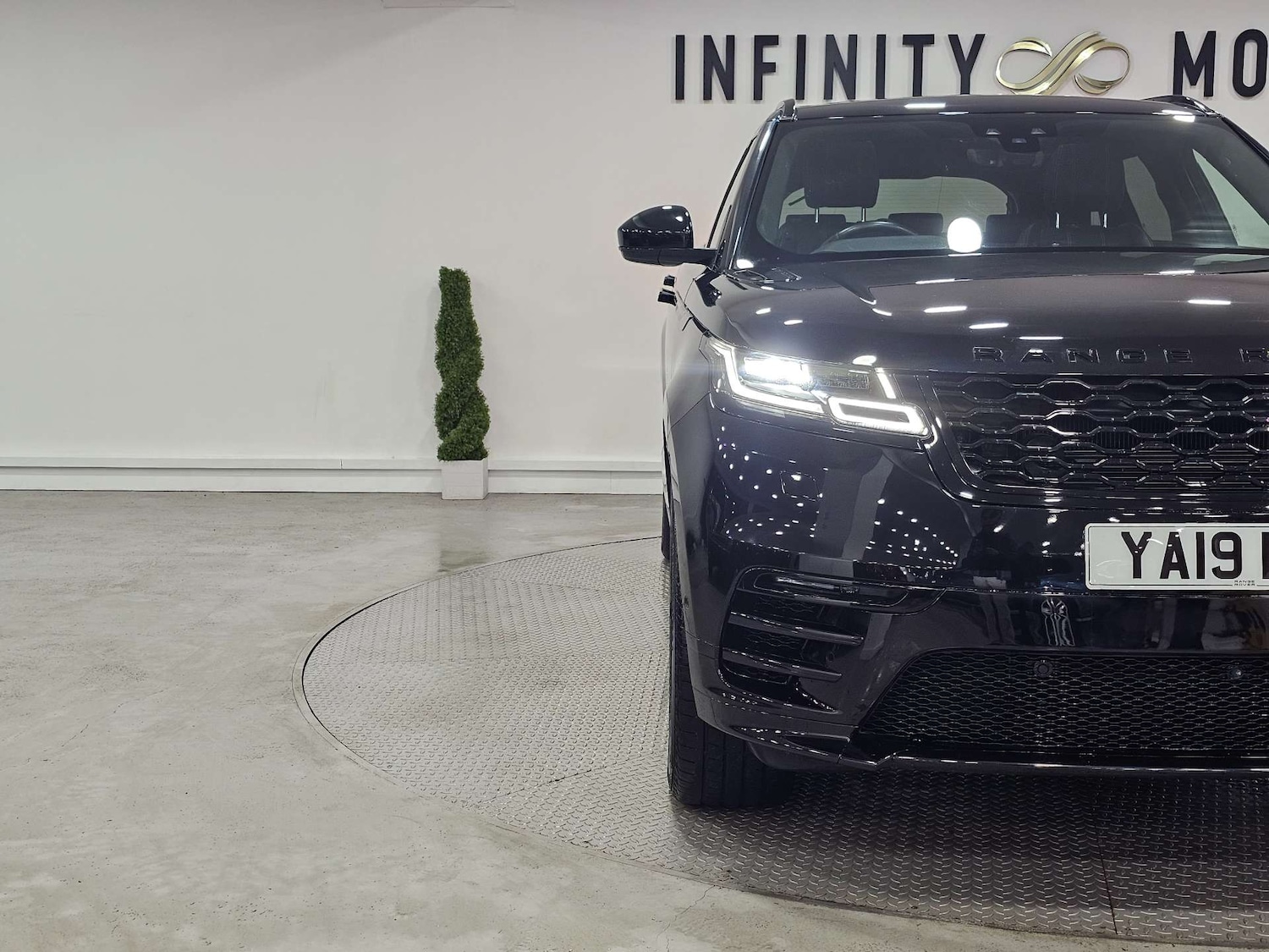 Used Land Rover Range Rover Velar 2019 for sale - 76972375: Photo 6