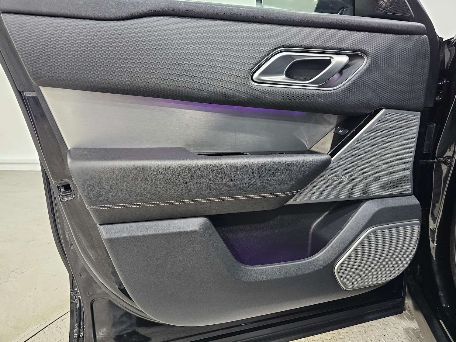 Used Land Rover Range Rover Velar 2019 for sale - 76972375: Photo 95