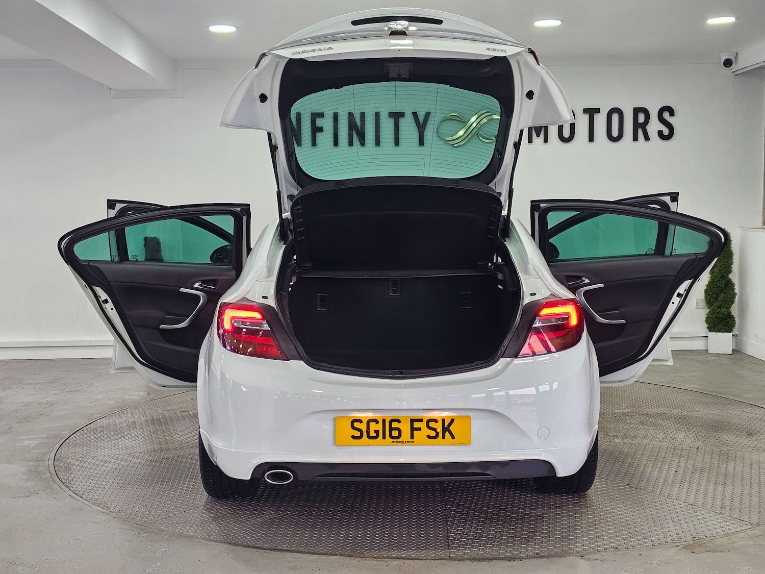 Used Vauxhall Insignia 2016 for sale - 77378408: Photo 48