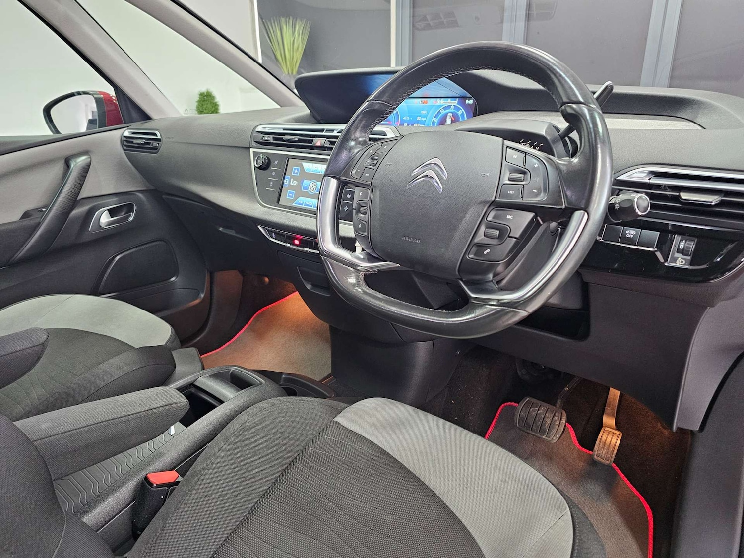 Used Citroen C4 Grand Picasso 2014 for sale - 77283219: Photo 10