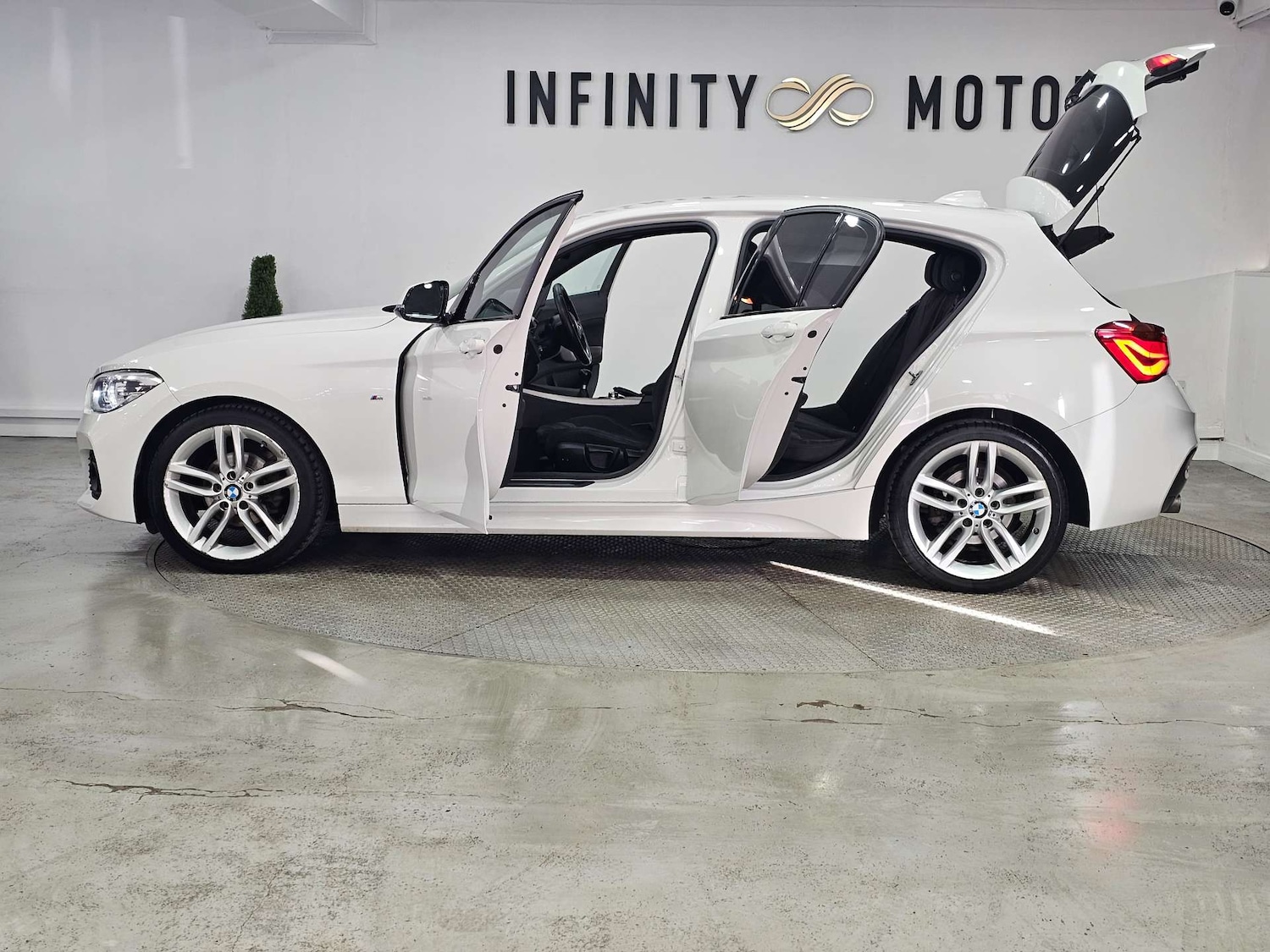 Used BMW 1 Series 2017 for sale - 77639602: Photo 44