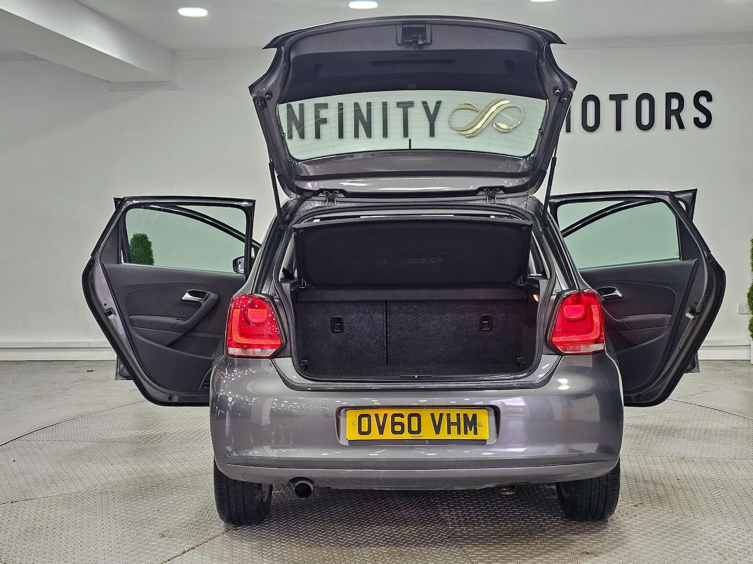 Used Volkswagen Polo 2010 for sale - 77542656: Photo 31