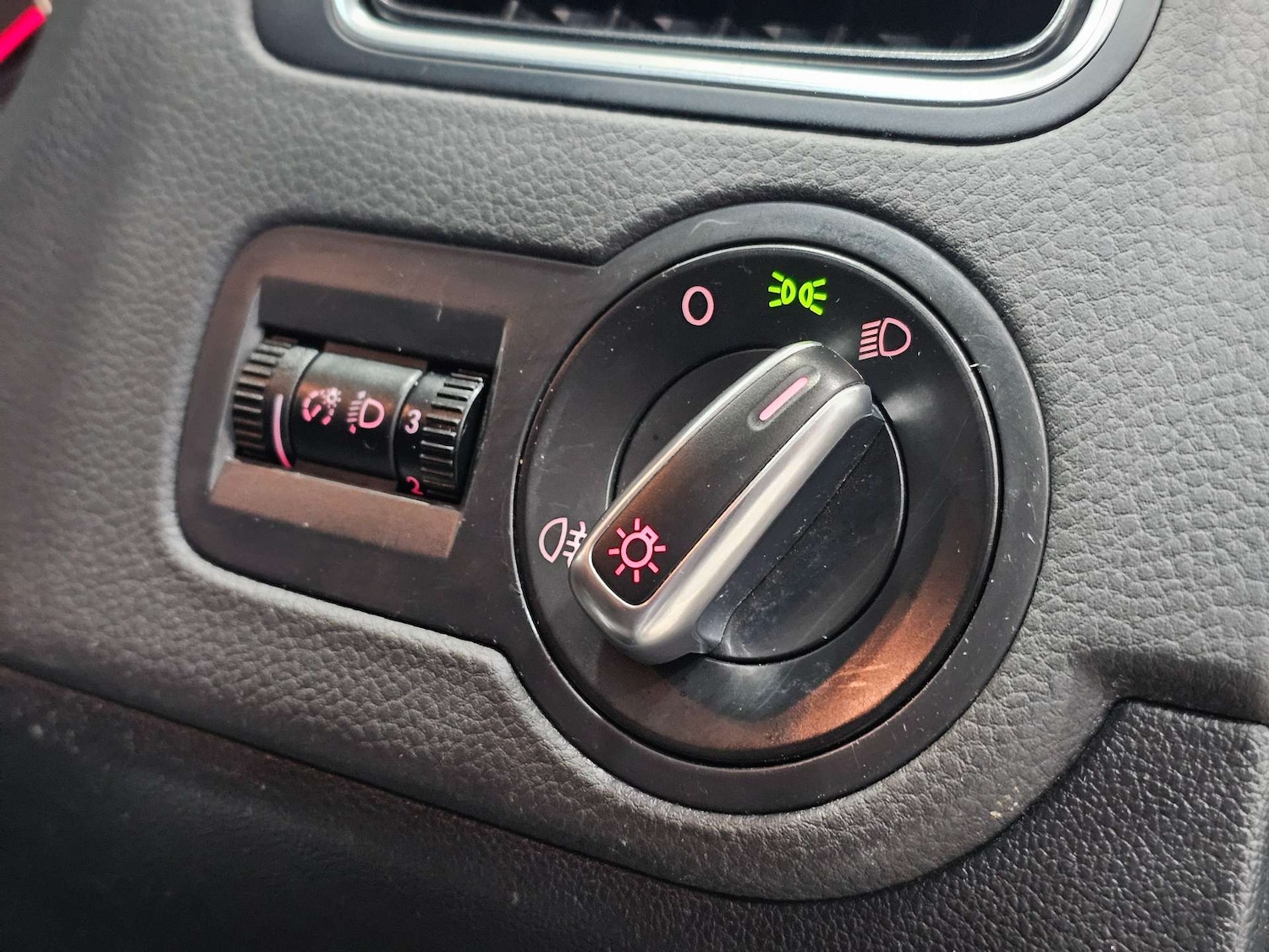 Used Volkswagen Polo 2010 for sale - 77542656: Photo 36