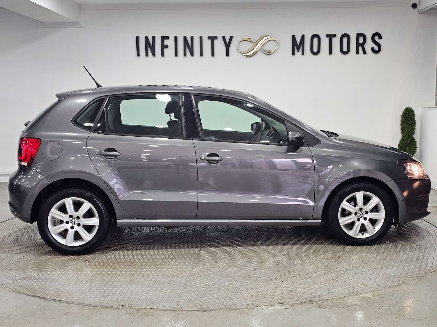 Used Volkswagen Polo 2010 for sale - 77542656: Photo 62