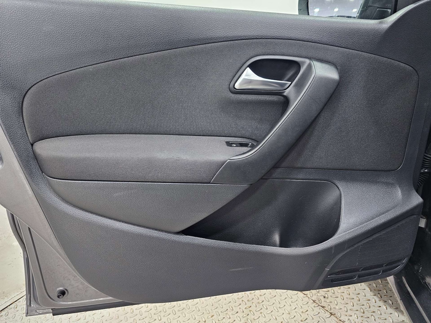 Used Volkswagen Polo 2010 for sale - 77542656: Photo 85