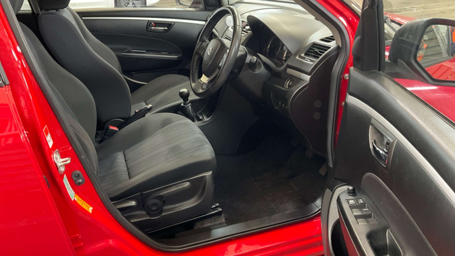 Used Suzuki Swift 2015 for sale - 78165491: Photo 14