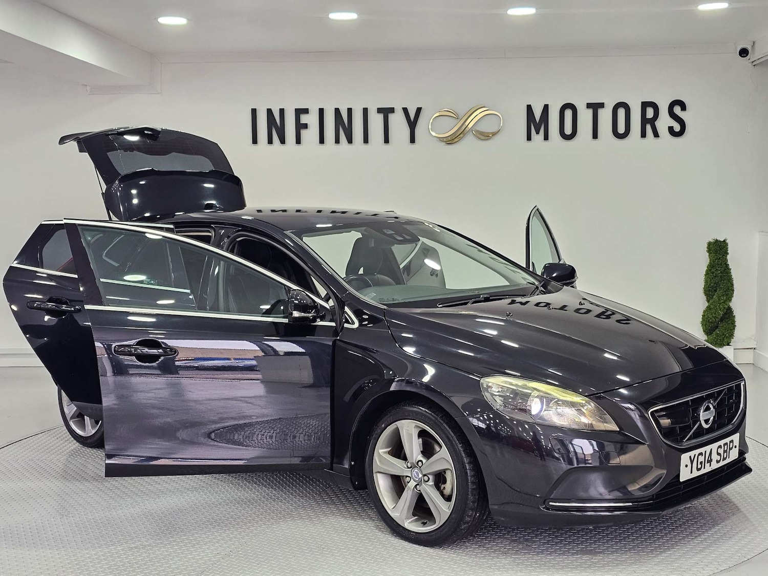 Used Volvo V40 2014 for sale - 78196832: Photo 11