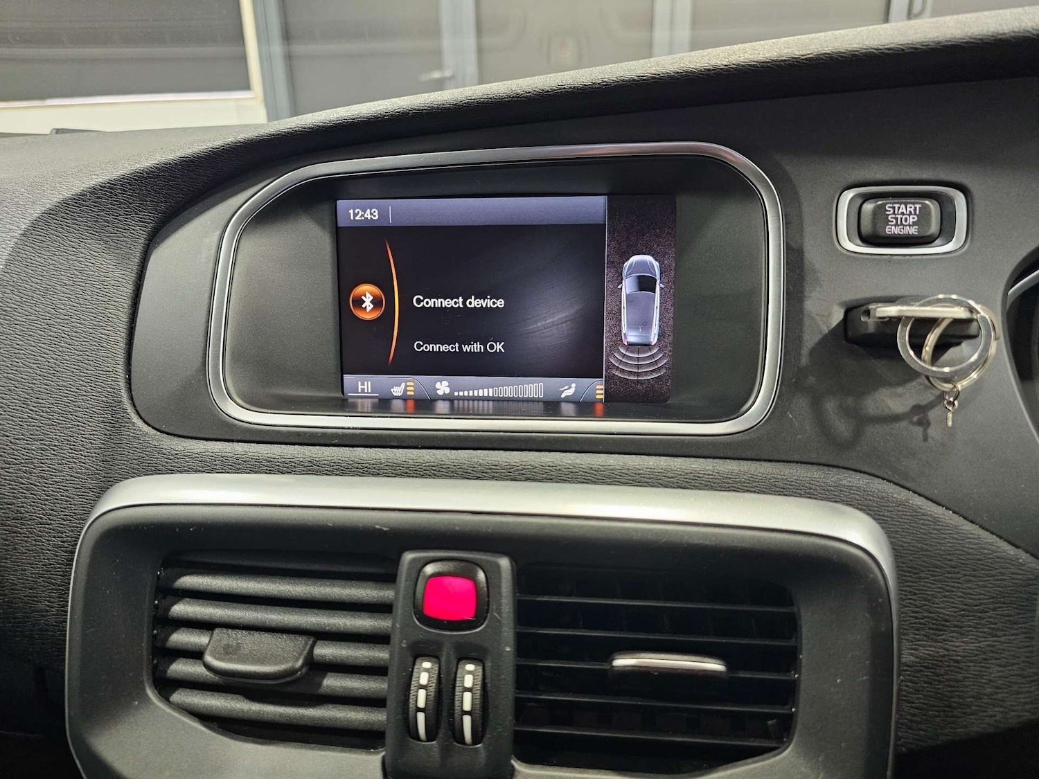 Used Volvo V40 2014 for sale - 78196832: Photo 13