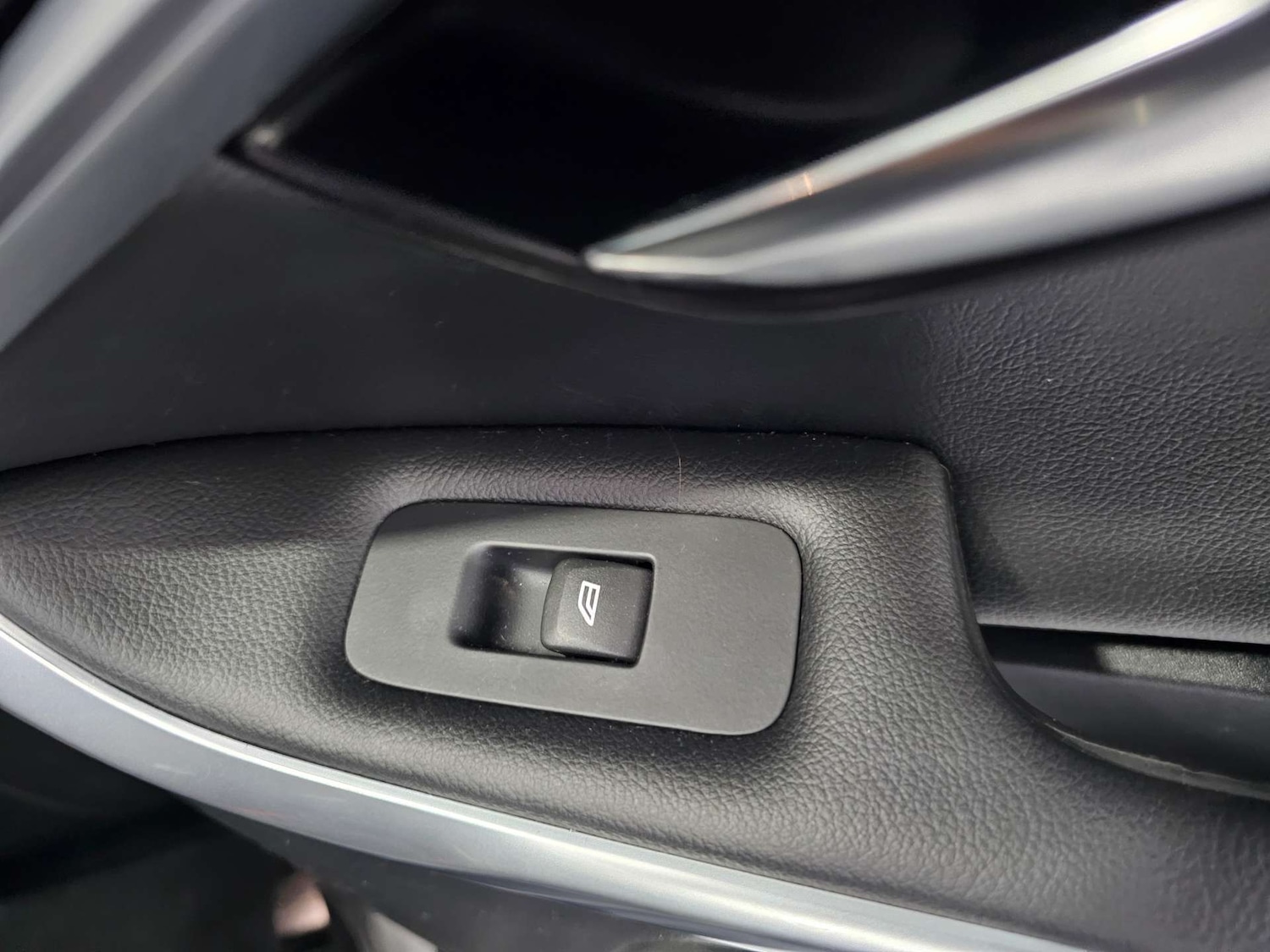 Used Volvo V40 2014 for sale - 78196832: Photo 17