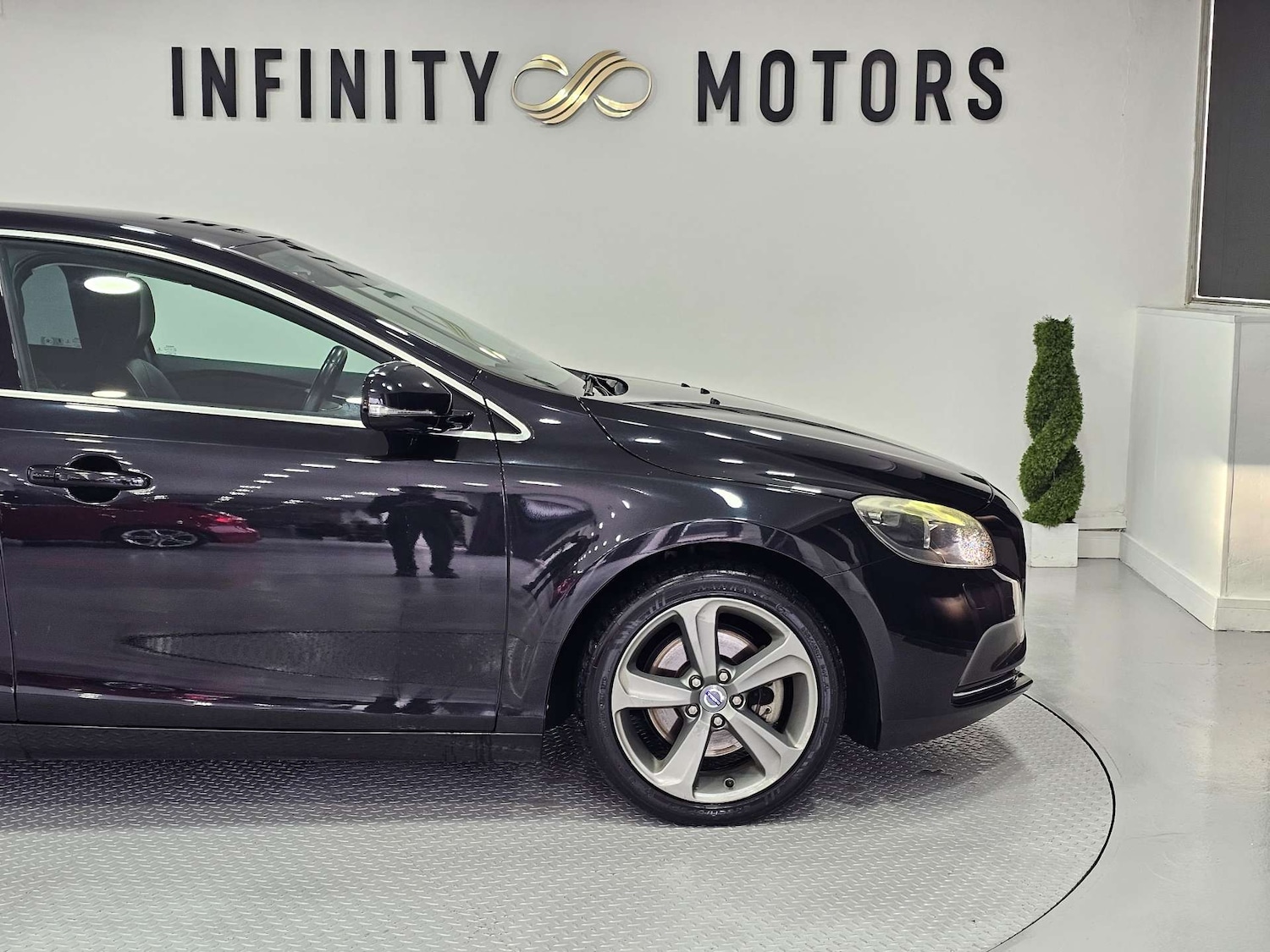 Used Volvo V40 2014 for sale - 78196832: Photo 35