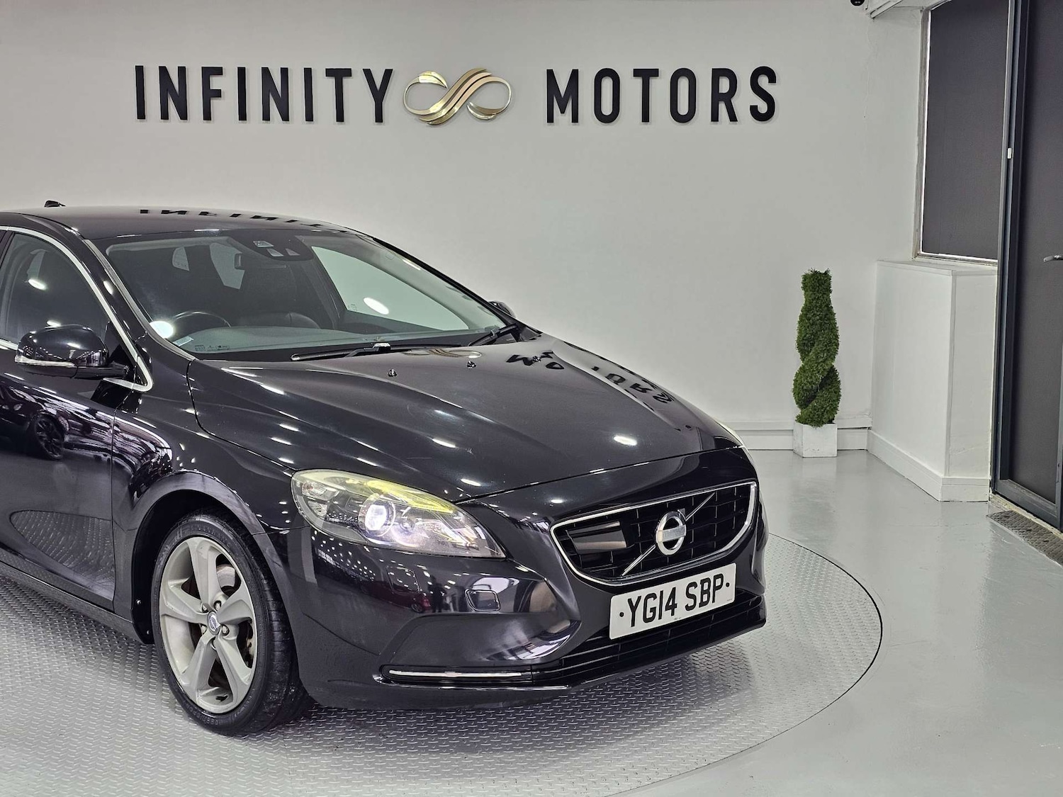 Used Volvo V40 2014 for sale - 78196832: Photo 38