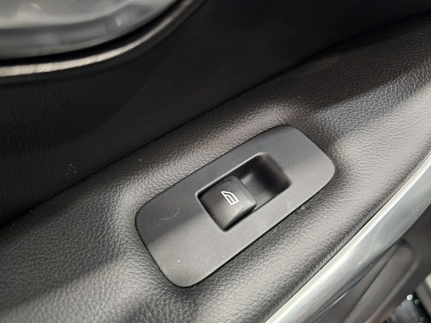 Used Volvo V40 2014 for sale - 78196832: Photo 55