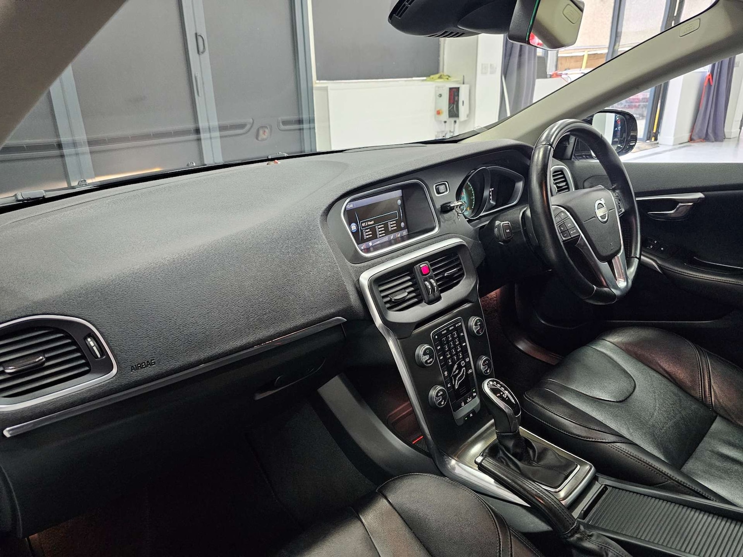 Used Volvo V40 2014 for sale - 78196832: Photo 58