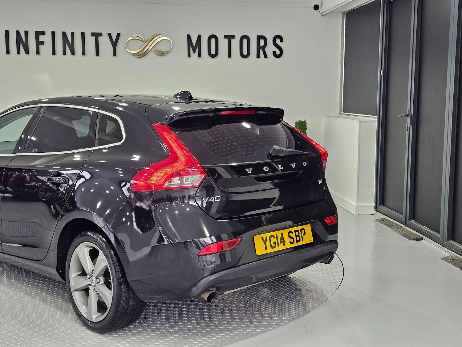 Used Volvo V40 2014 for sale - 78196832: Photo 61