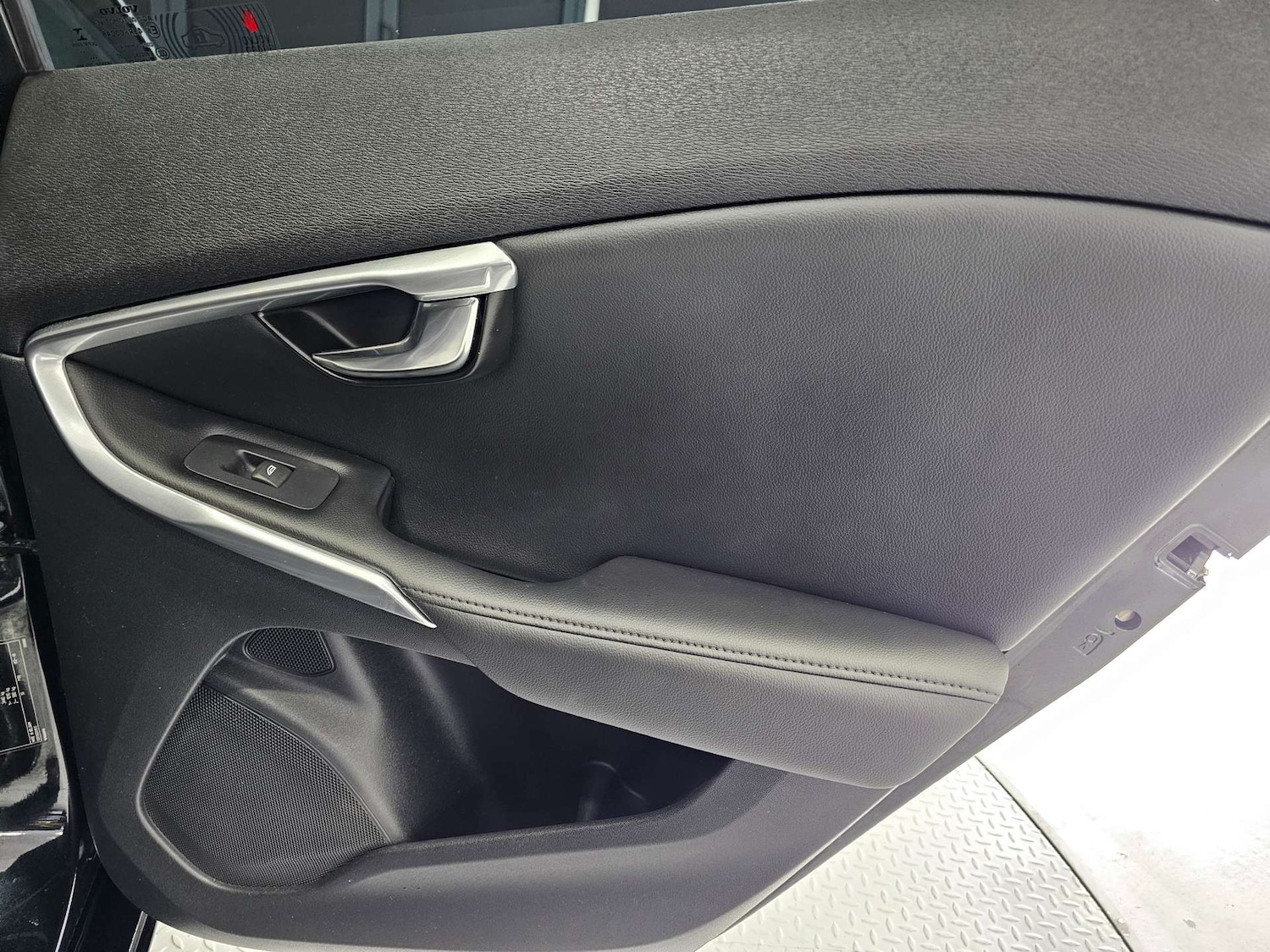 Used Volvo V40 2014 for sale - 78196832: Photo 67