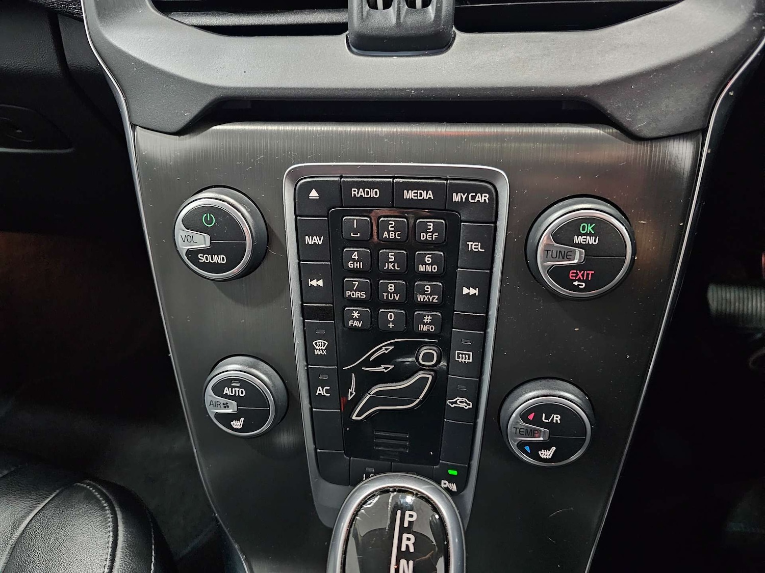 Used Volvo V40 2014 for sale - 78196832: Photo 7