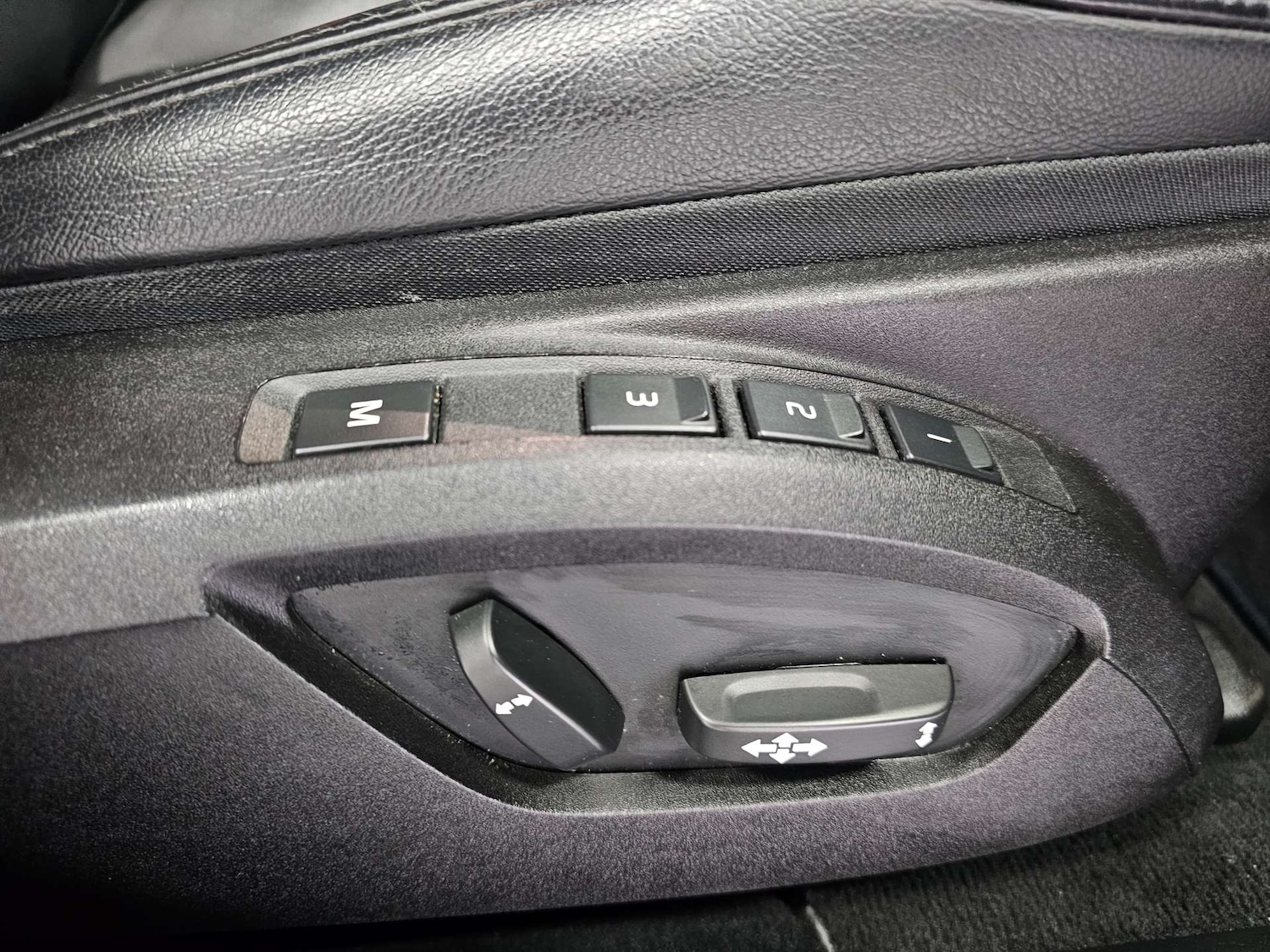 Used Volvo V40 2014 for sale - 78196832: Photo 71