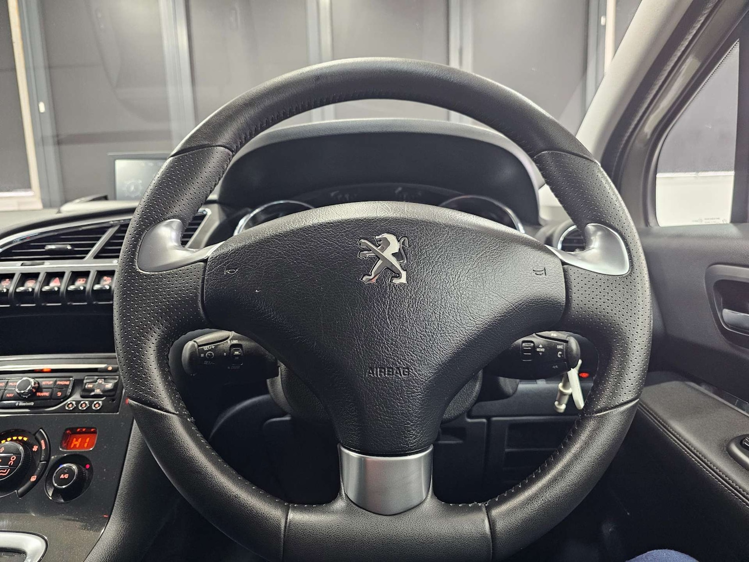 Used Peugeot 3008 2015 for sale - 77903011: Photo 13