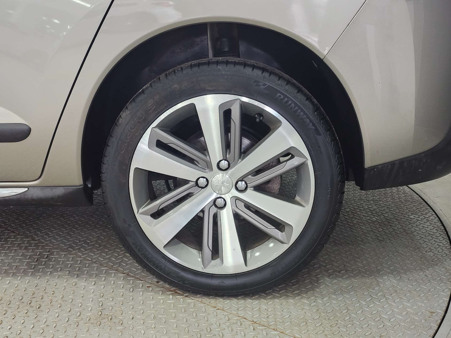 Used Peugeot 3008 2015 for sale - 77903011: Photo 26