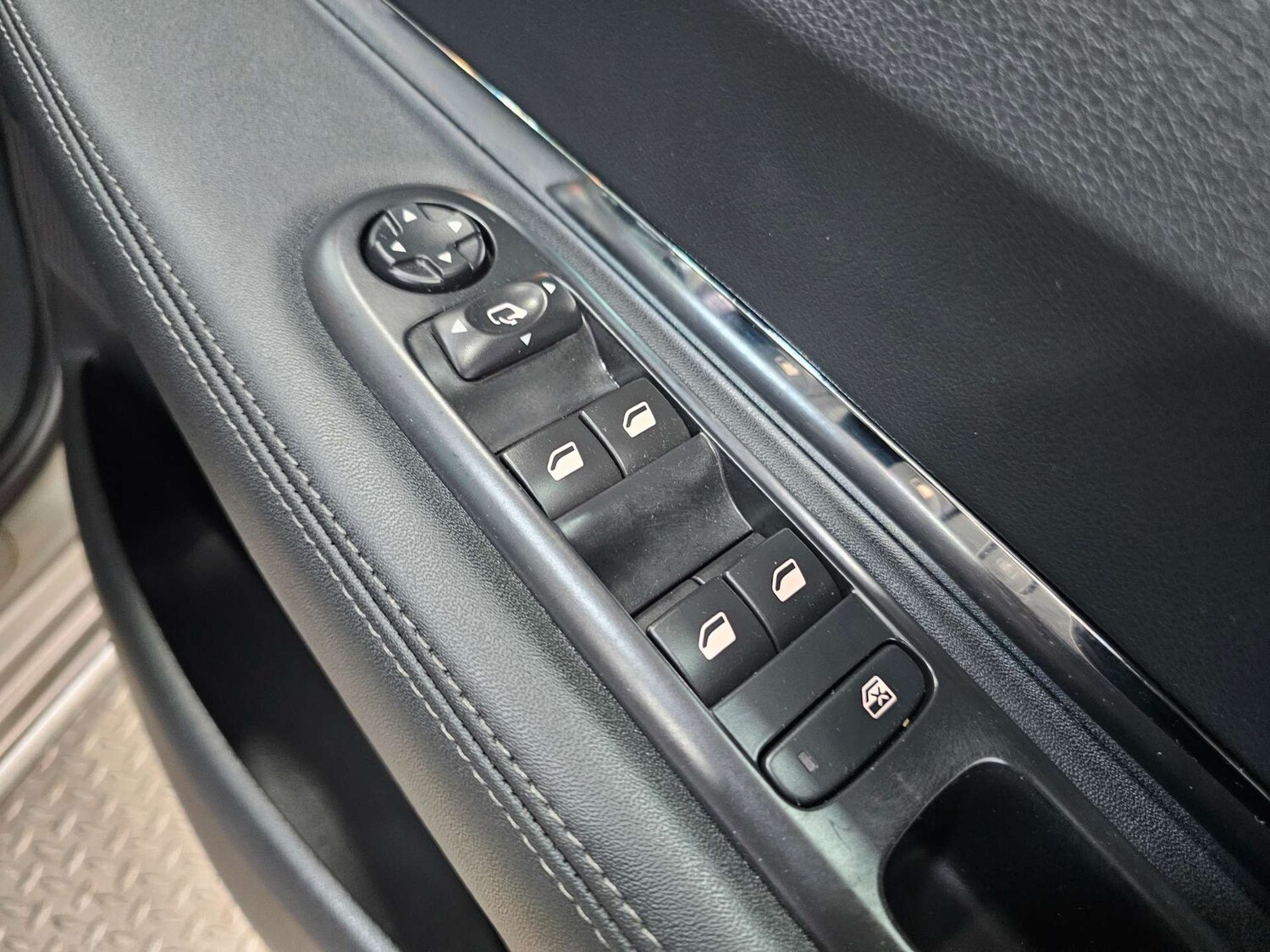 Used Peugeot 3008 2015 for sale - 77903011: Photo 54