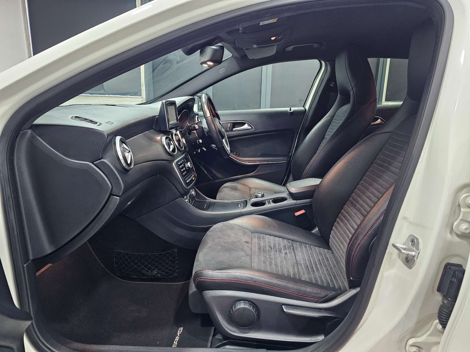 Used Mercedes-Benz GLA 2015 for sale - 77775437: Photo 93