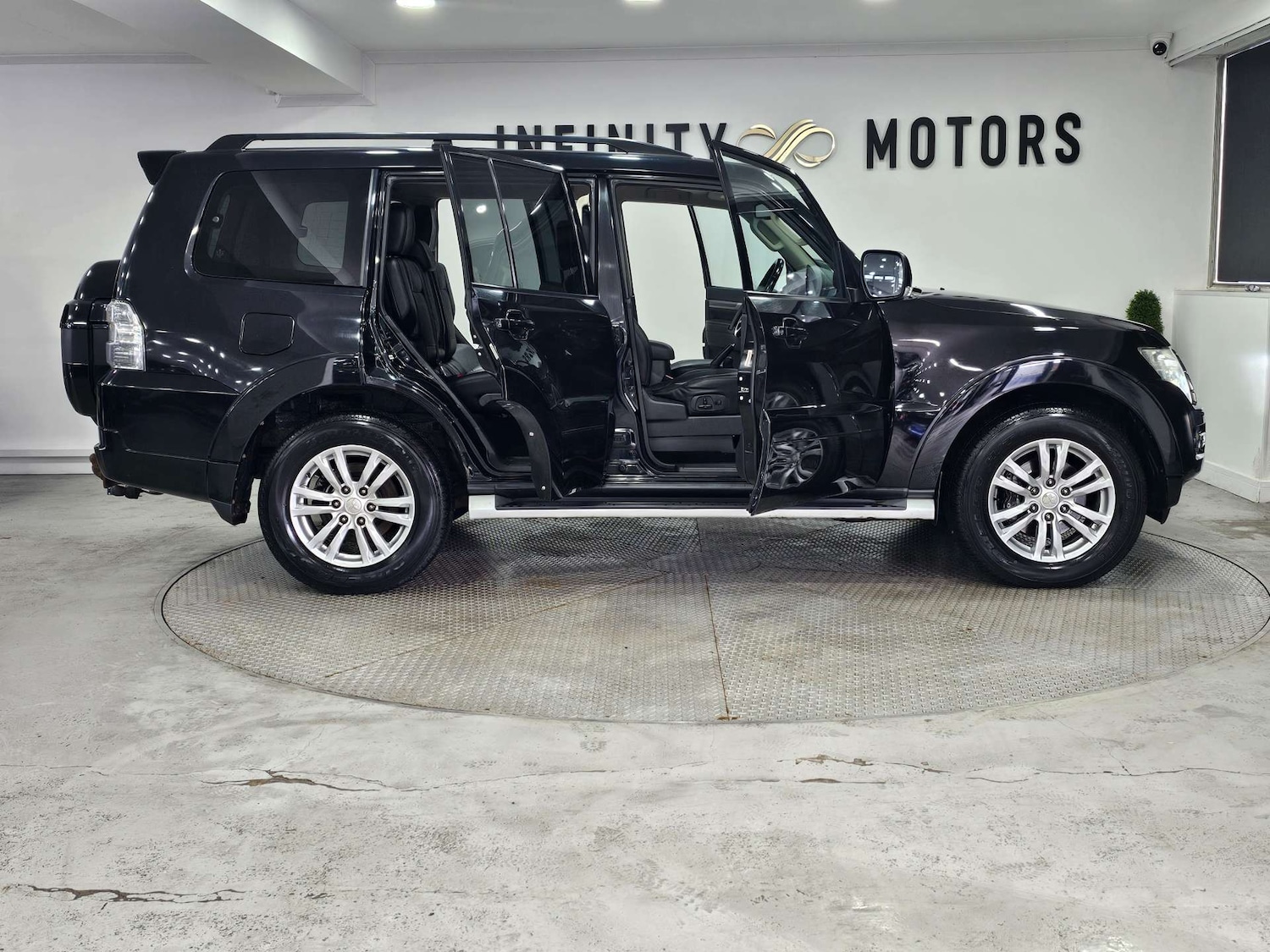 Used Mitsubishi Shogun 2015 for sale - 78003828: Photo 38