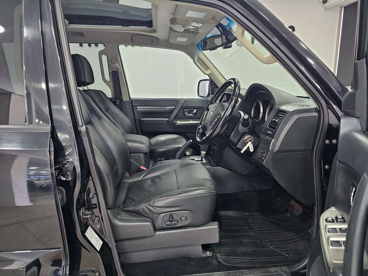 Used Mitsubishi Shogun 2015 for sale - 78003828: Photo 5