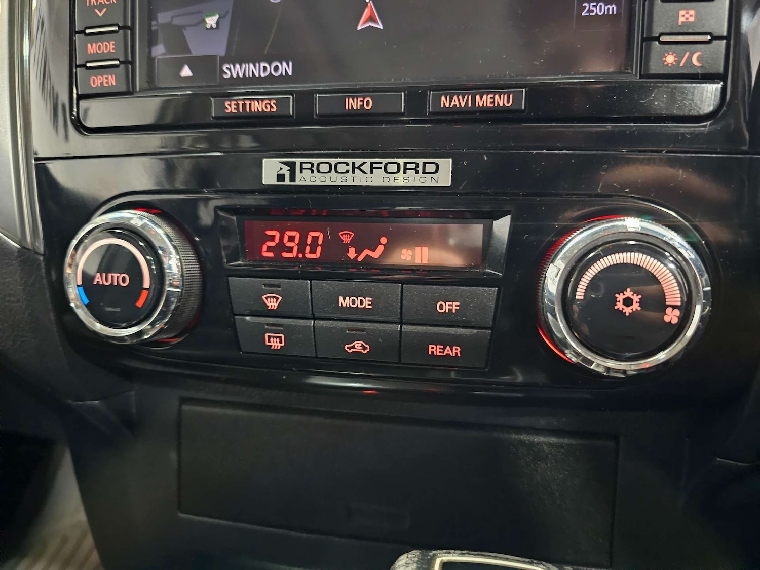 Used Mitsubishi Shogun 2015 for sale - 78003828: Photo 63